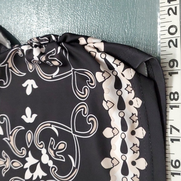 Cleo mature woman's top,‎ wing sleeves,  a little bling. Size XL. Great u… - Picture 11 of 14